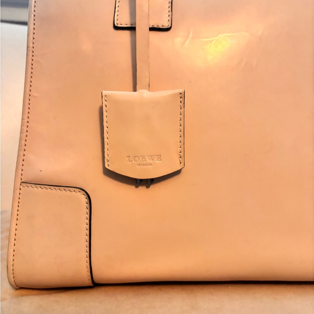 LOEWE Amazona 36 “Powder Pink” Tan Calfskin Leather Handbag RETAIL $4600+ - Picture 6 of 16
